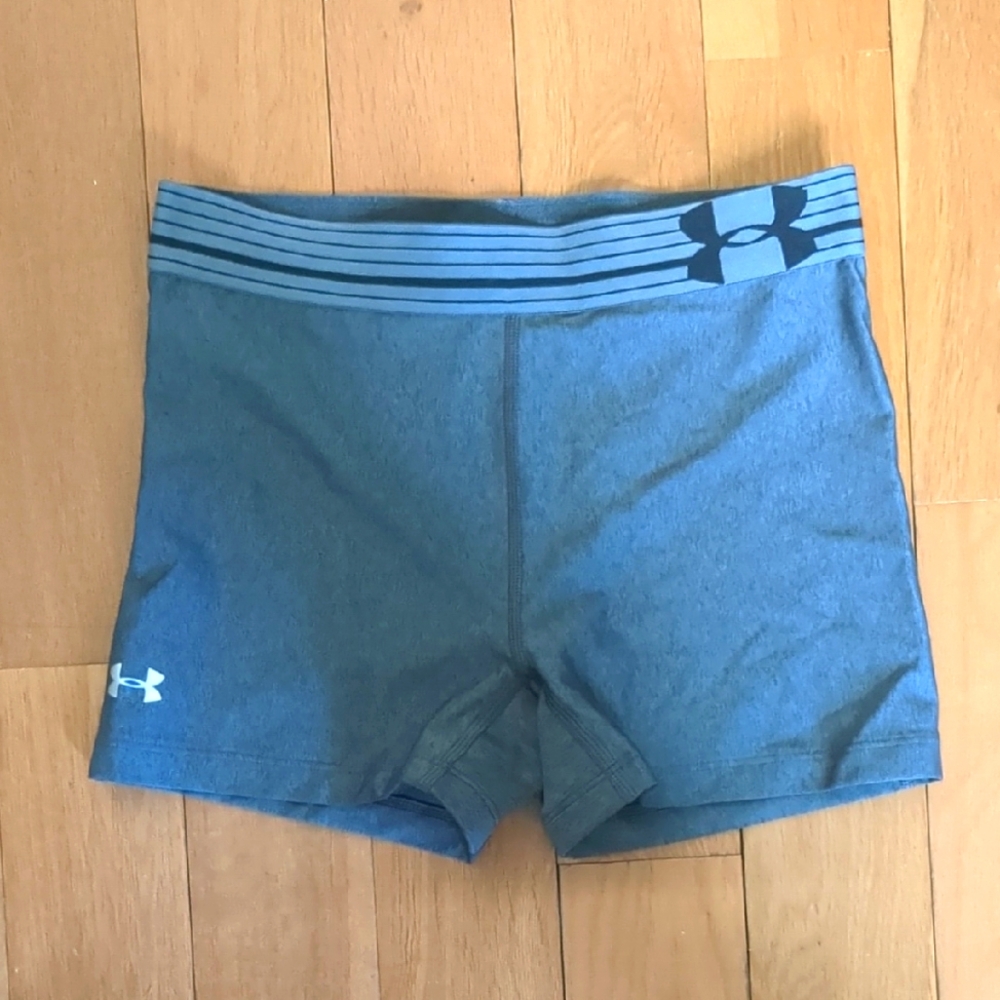 Under Armour Women's XS Gray Compression Shorts Underwear Heat Gear 3 in Inseam